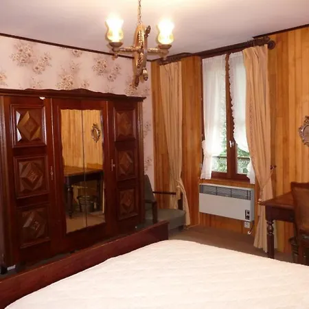 Bed & Breakfast 2 D'hotes Privees Louees Separement Avec Communs A Partager Beaufort (Jura)